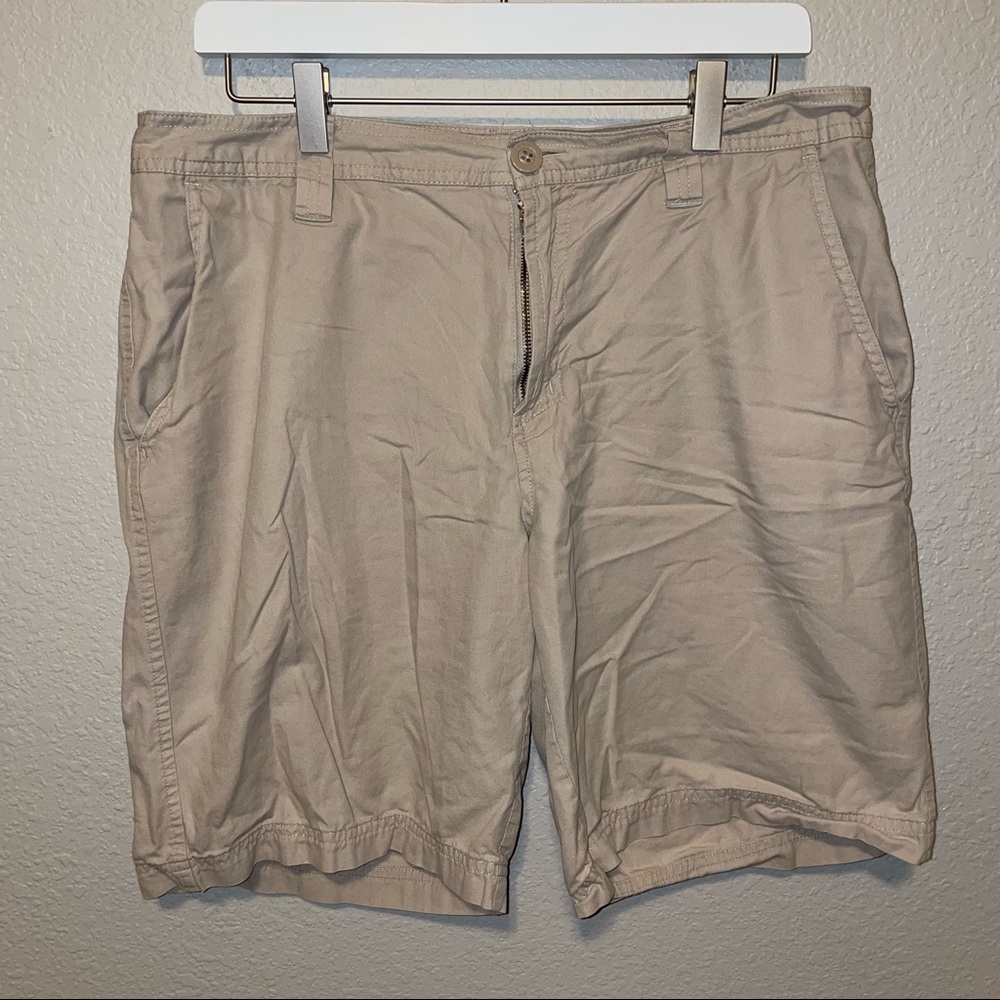 Columbia Light Khaki Shorts